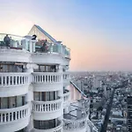 Iconic Skyline, Big Apartment, Great Location