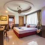 Gusto Pratunam Hotel