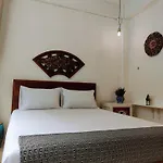 Lumphini 5 Train Station Center Ensuite Aircon