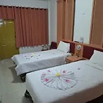 Happy 2 Hotel
