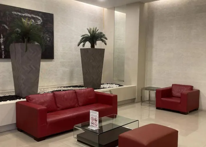 Spacious Friendly Condo Near Bts