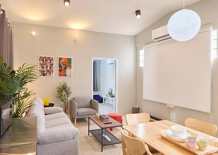 Cozy&Modern 6-Br Home, 14Pax - Central, 5Mins Bts