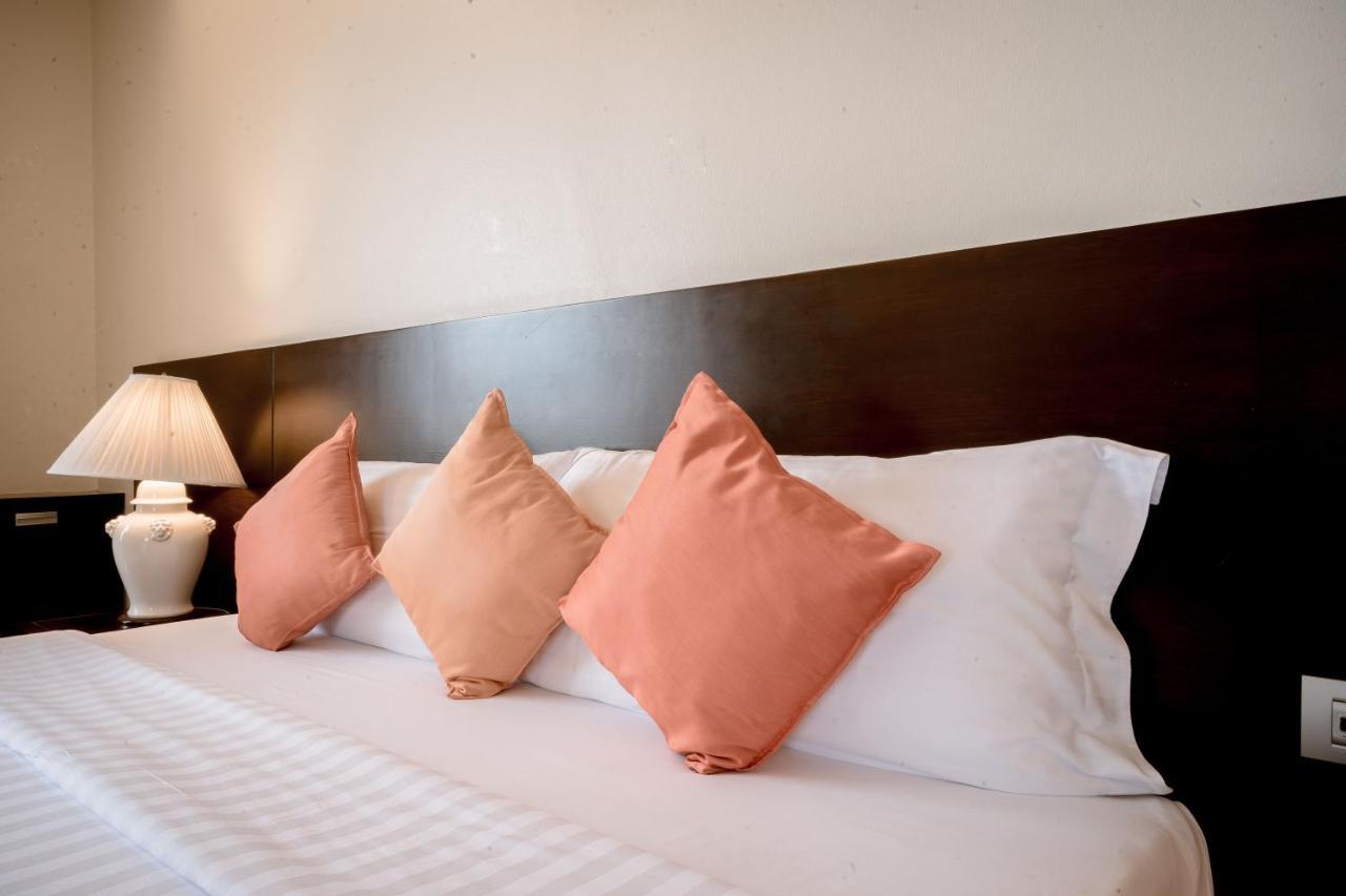 Hotell The Royal River Bangkok