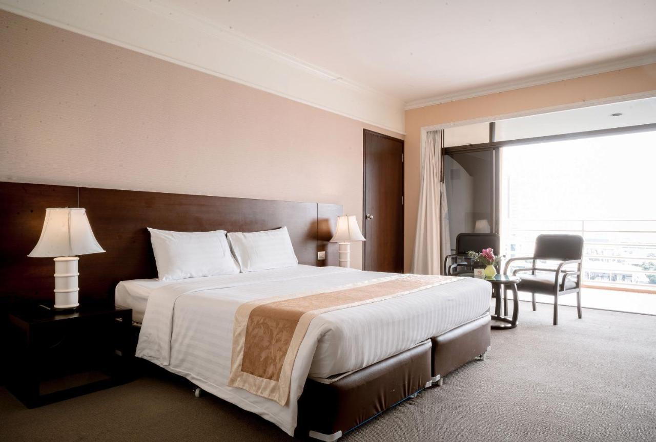 Hotell The Royal River Bangkok