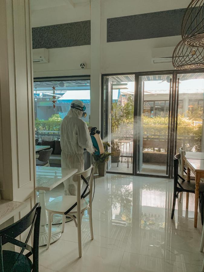White Ivory Khách sạn 3*