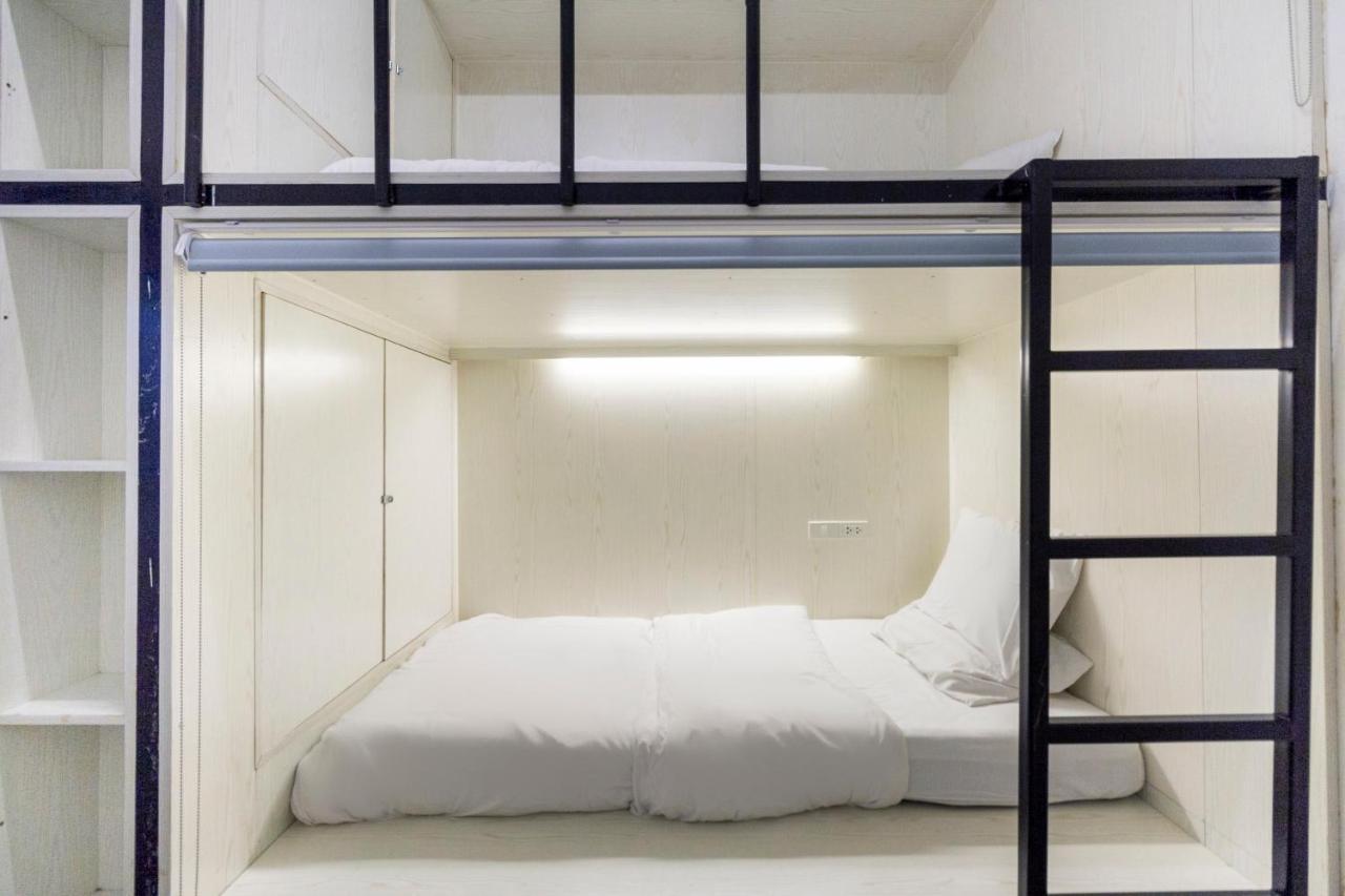 Hotel S7