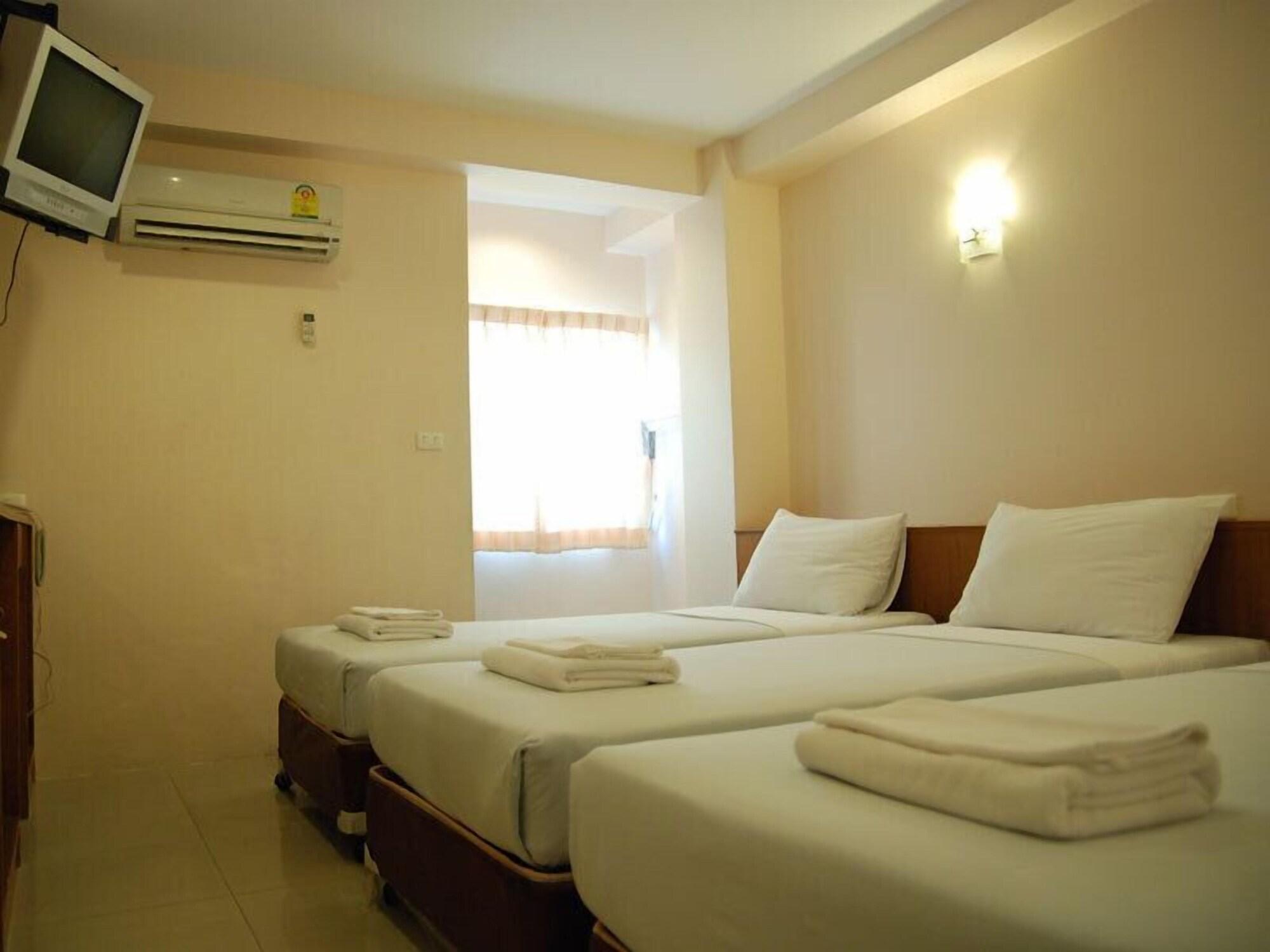 Rambuttri House Hotel