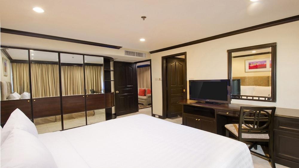 Grand President Hotel 4*