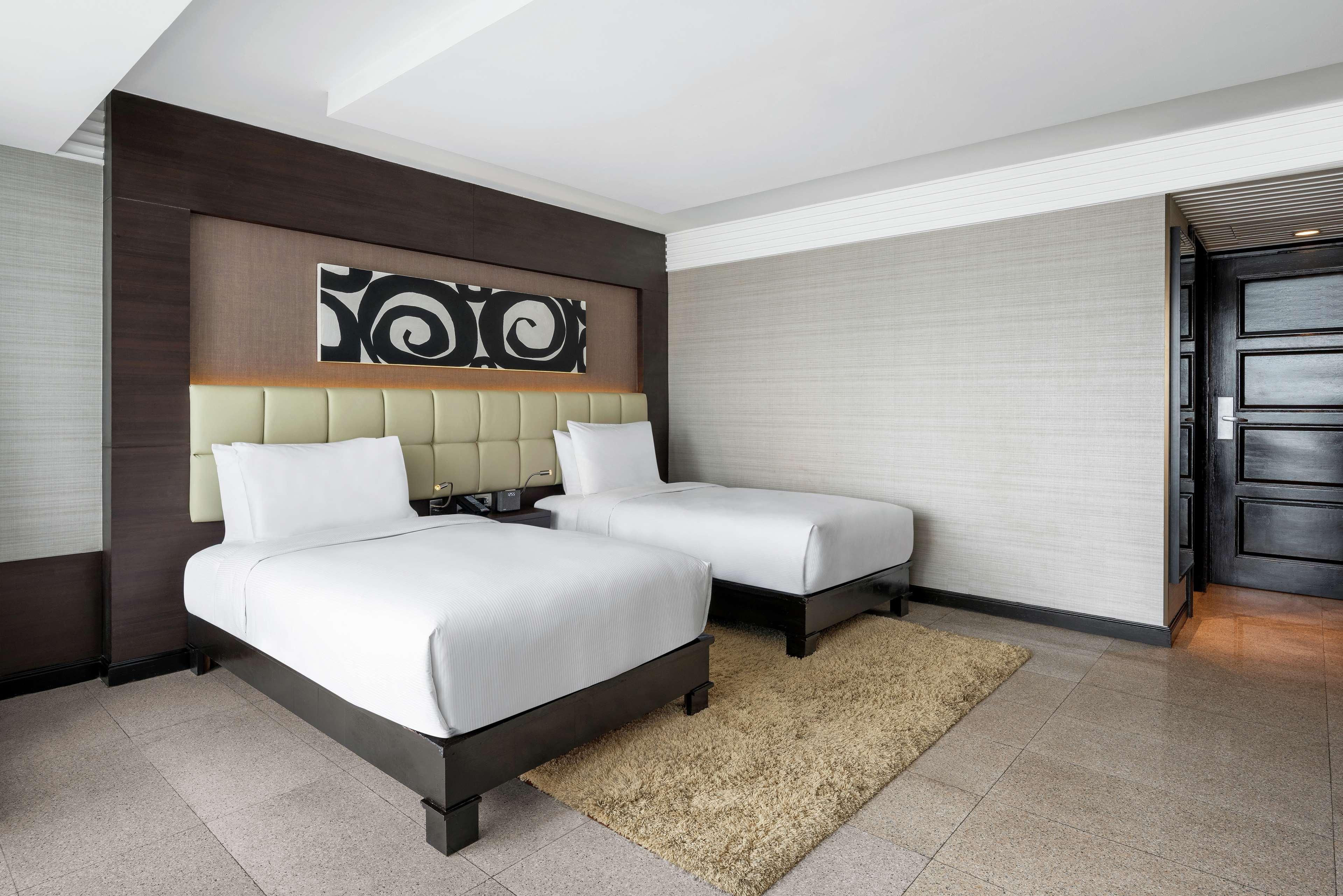 Doubletree By Hilton Ploenchit Khách sạn 4*