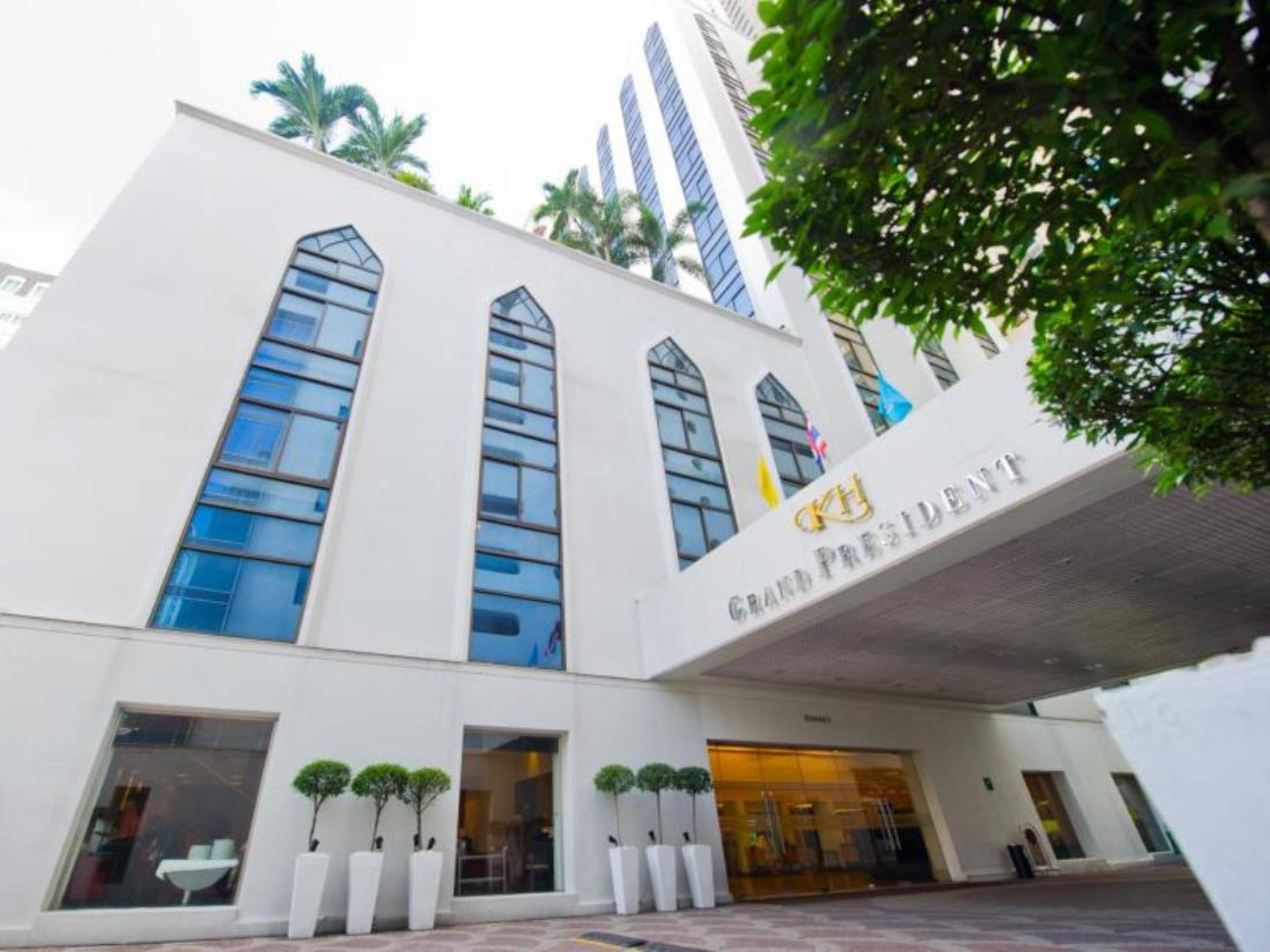 Grand President Hotel 4*