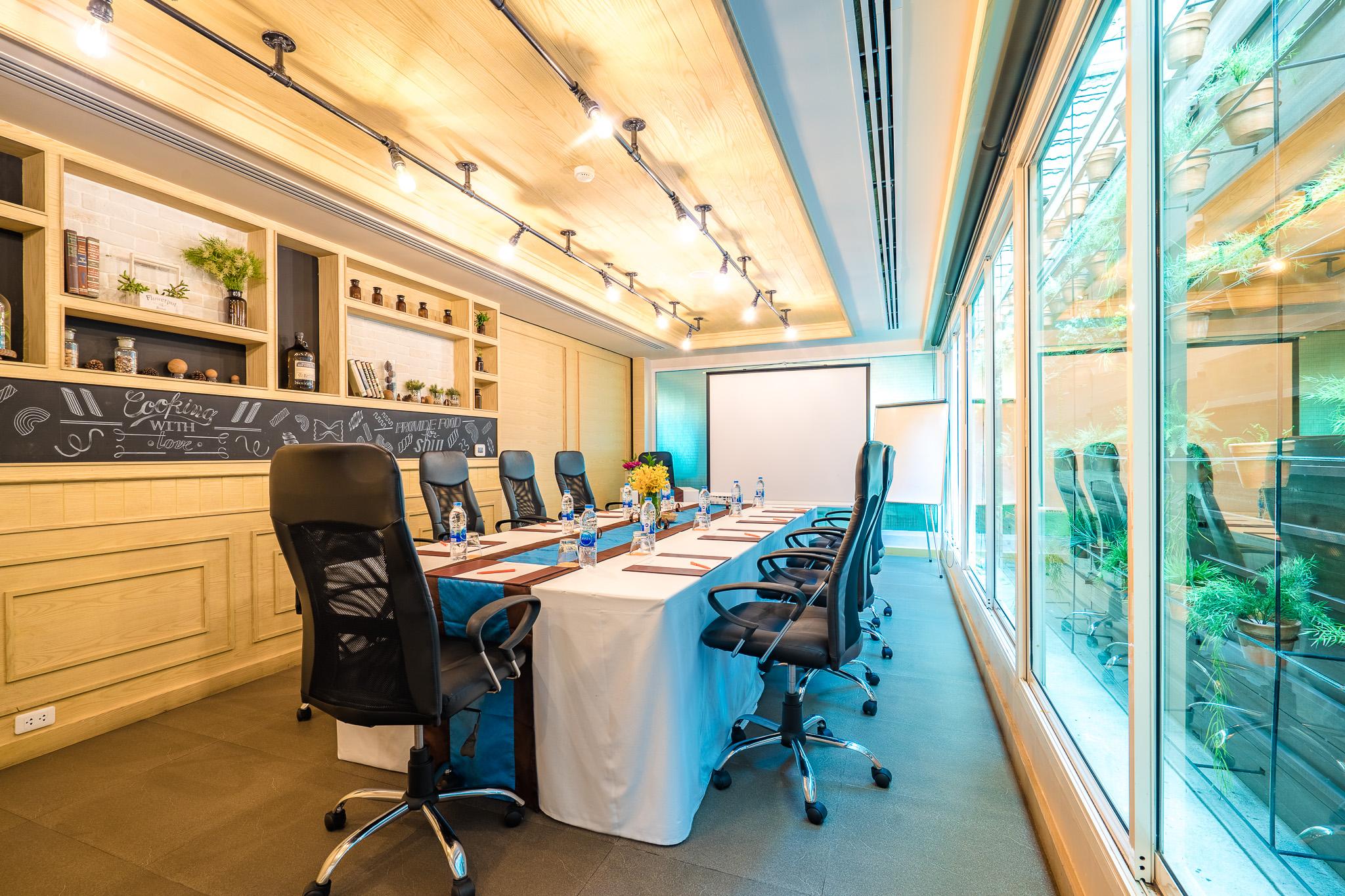 Citrus Sukhumvit 11 By Compass Hospitality Hotel