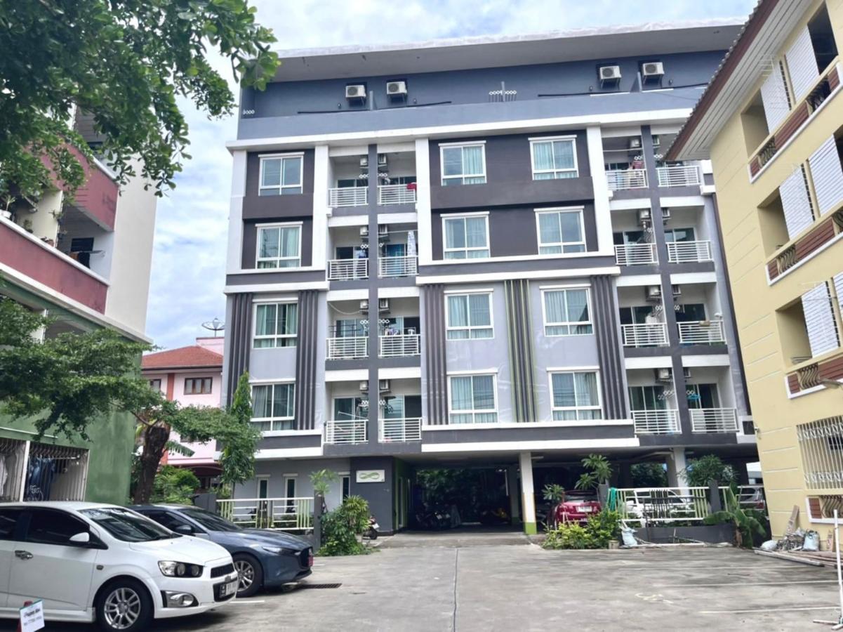 8 Resident Apartamento