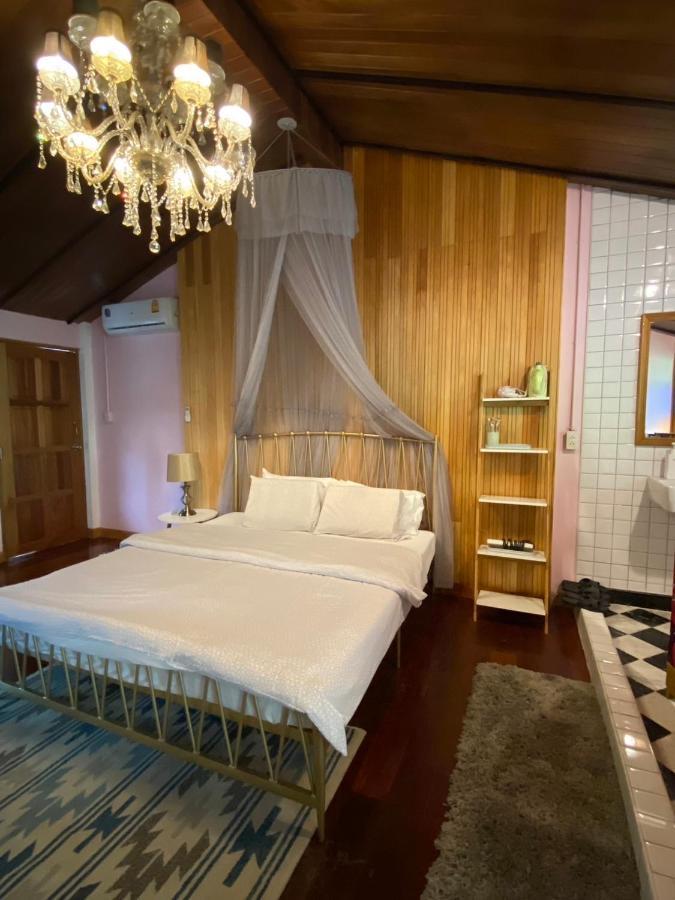Casa de hóspedes T-house Bkk 2floors Near Bts With Swimming Pool And Free Wifi