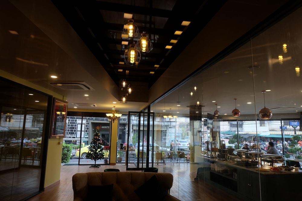 Khách sạn Siri Oriental Bangkok