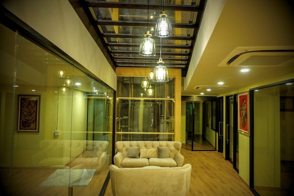 Khách sạn Siri Oriental 3*