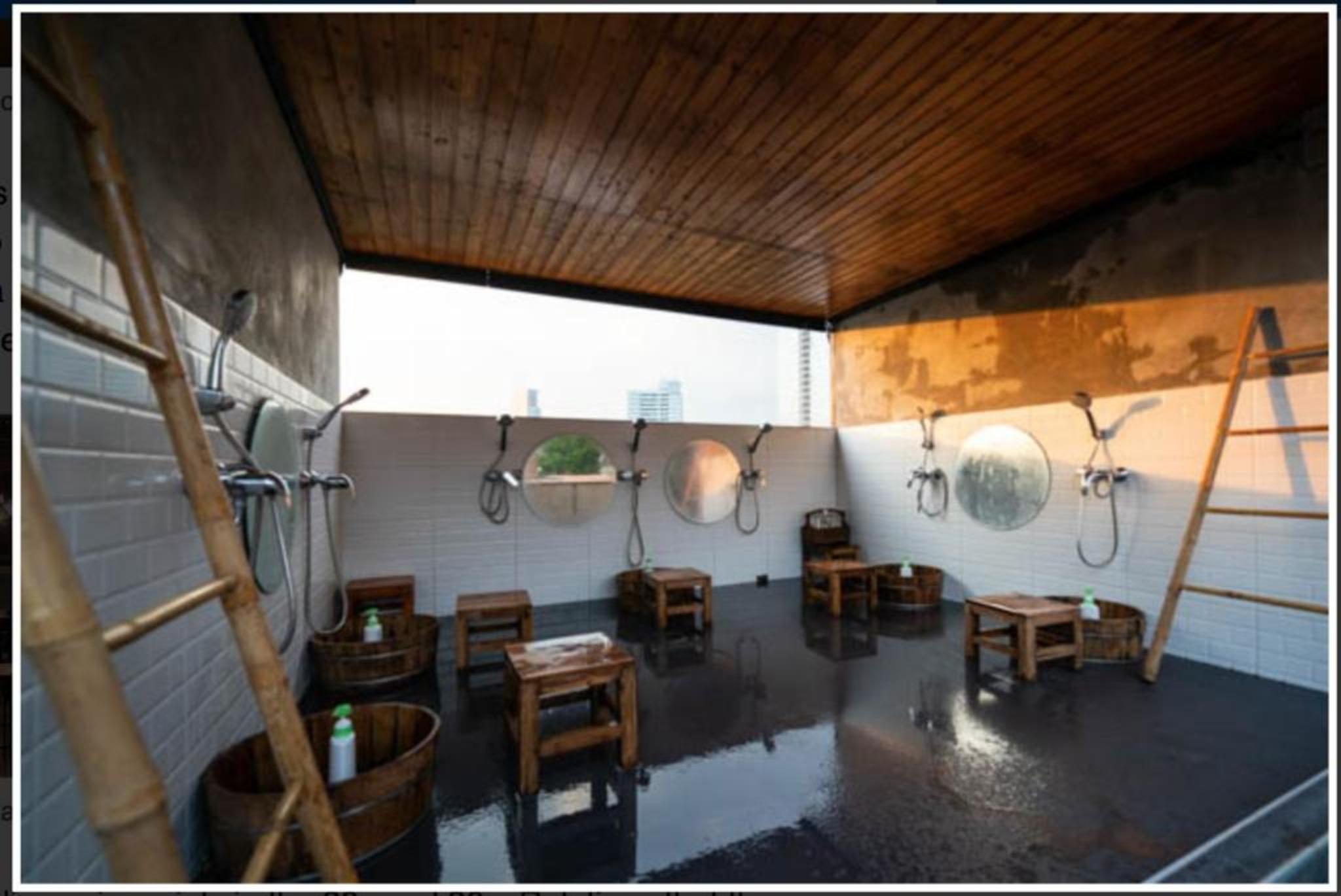 Blu Ari Stylish Gay Poshtel