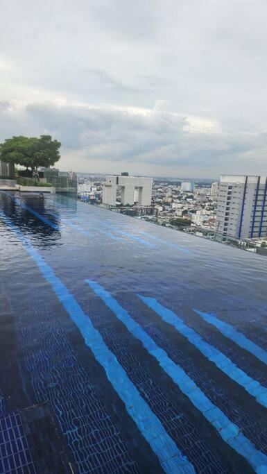 Apartment 1 Bedroom Plus@42th Fl /2-3 Min Walk To Bts Mrt Ladprao *