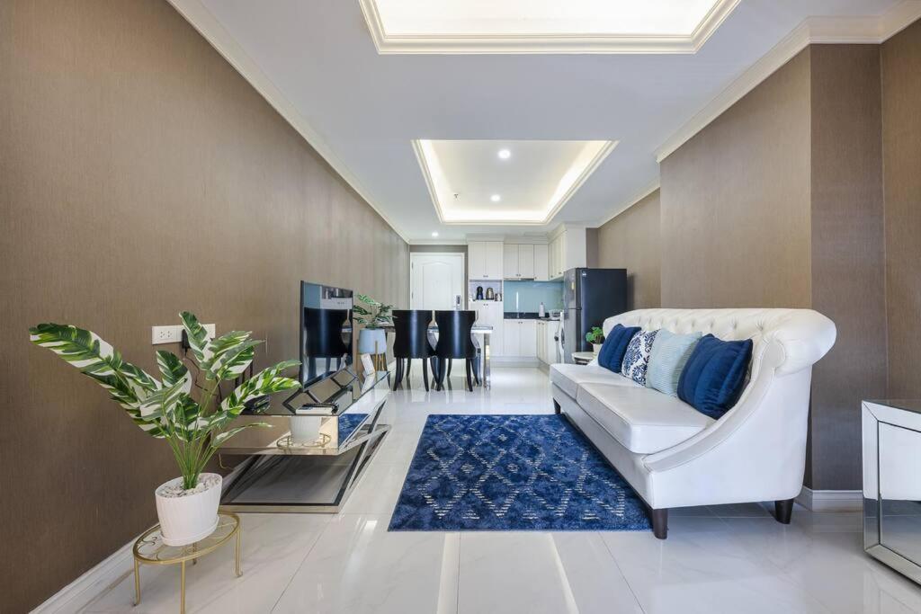 View, Big Apartment, Great Location Appartement