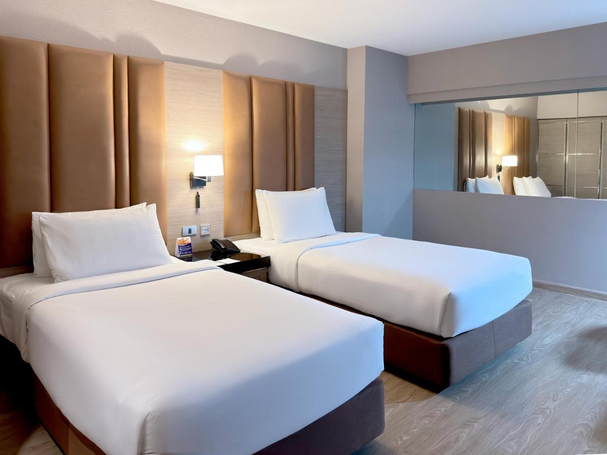 Ramada By Wyndham Sukhumvit 11 Bangkok