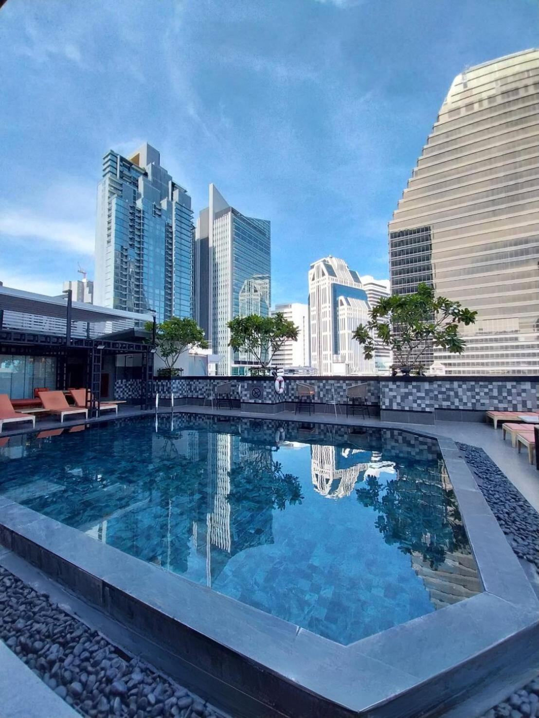 Ramada By Wyndham Sukhumvit 11 Bangkok