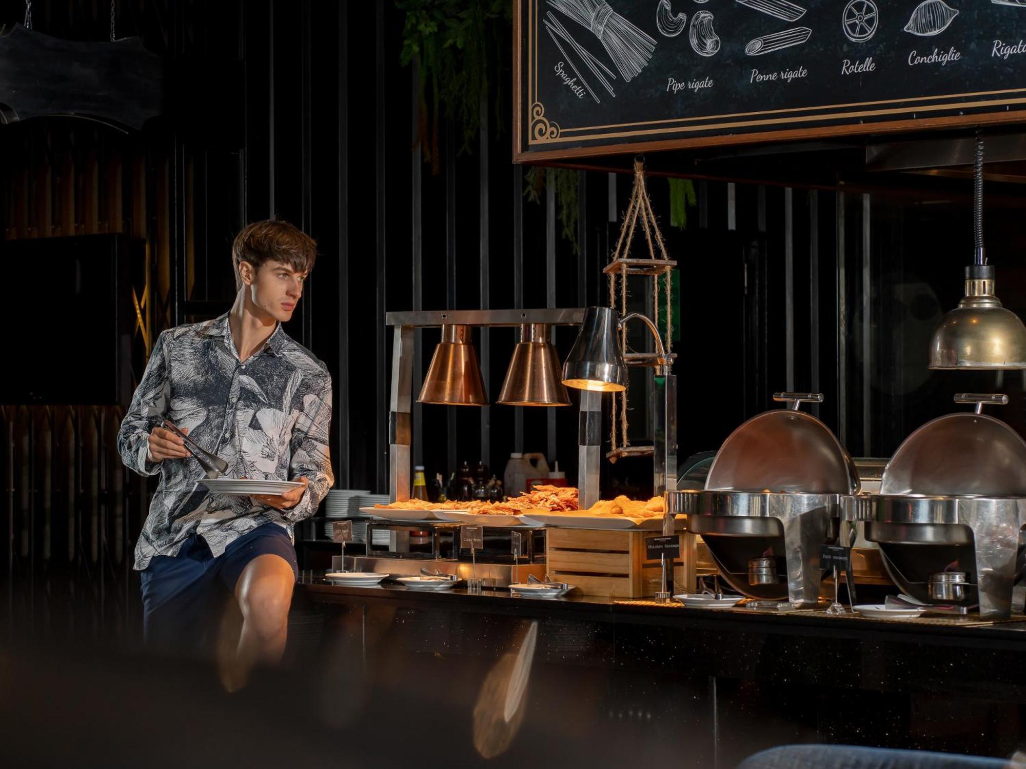 Skyview - Sukhumvit 5*