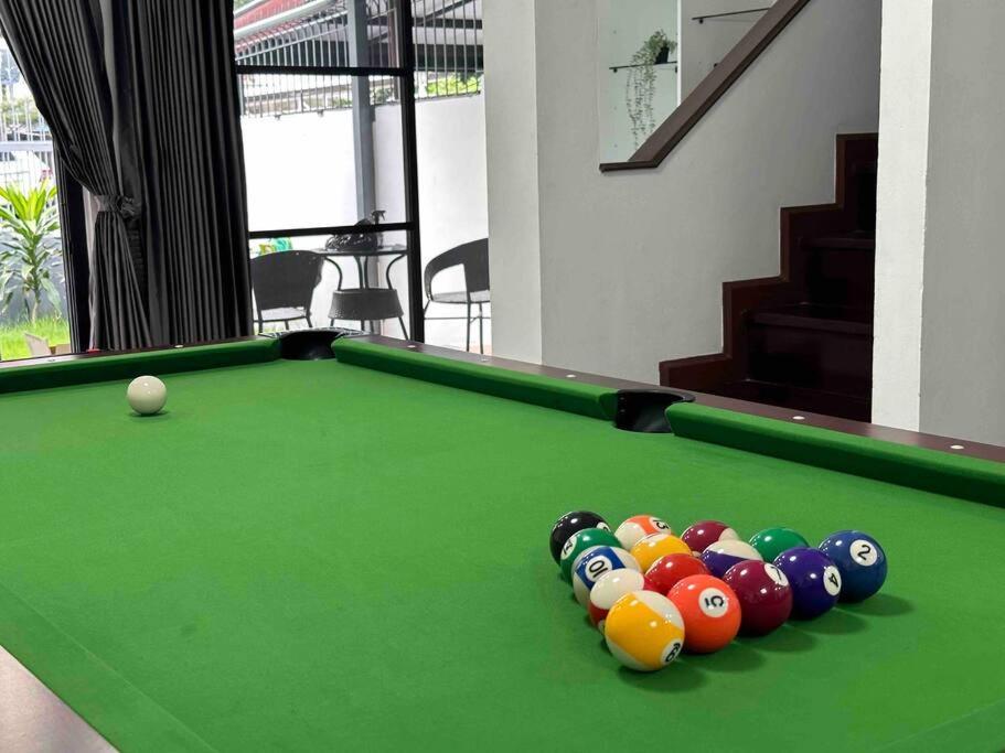 Pousada Miq Hk16 - 3br Huai Khwang Mrt With Pool Table Near Jodd Fair