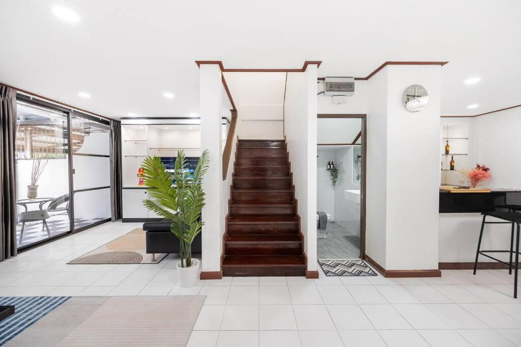Miq Hk16 - 3br Huai Khwang Mrt With Pool Table Near Jodd Fair Pousada