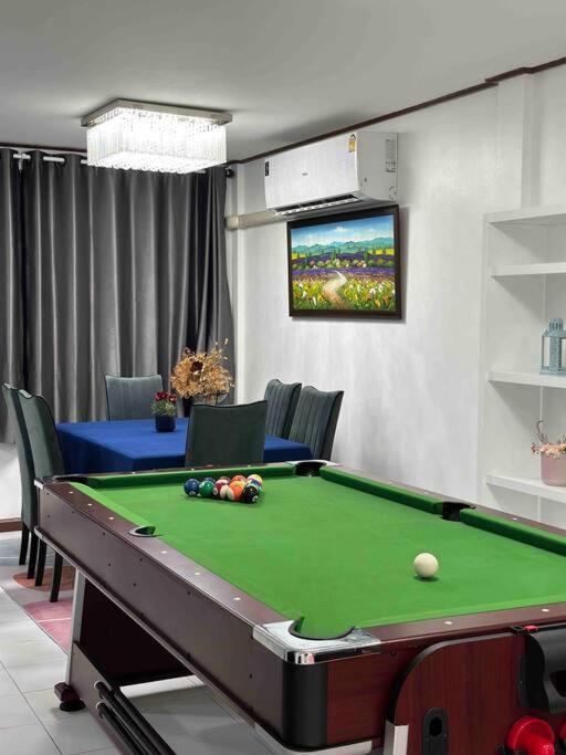 Pousada Miq Hk16 - 3br Huai Khwang Mrt With Pool Table Near Jodd Fair *