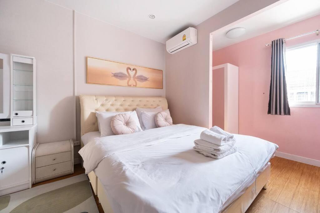 Miq 142 Huai Khwang_new4br/jodd Fair * Bangkok