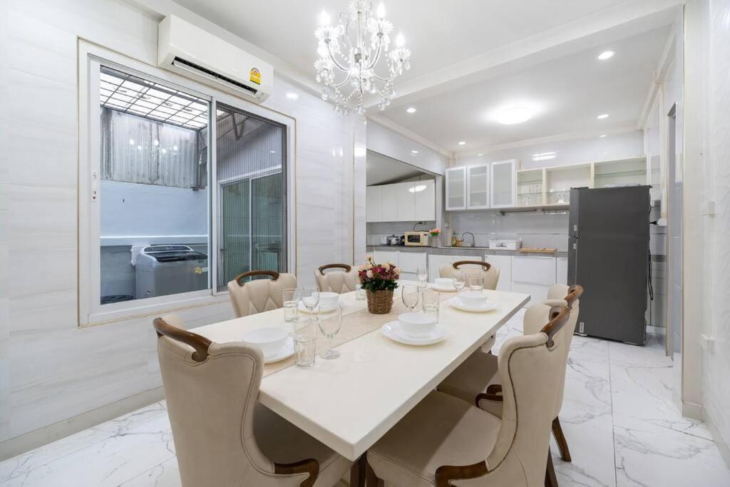 Miq 142 Huai Khwang_new4br/jodd Fair Villa *