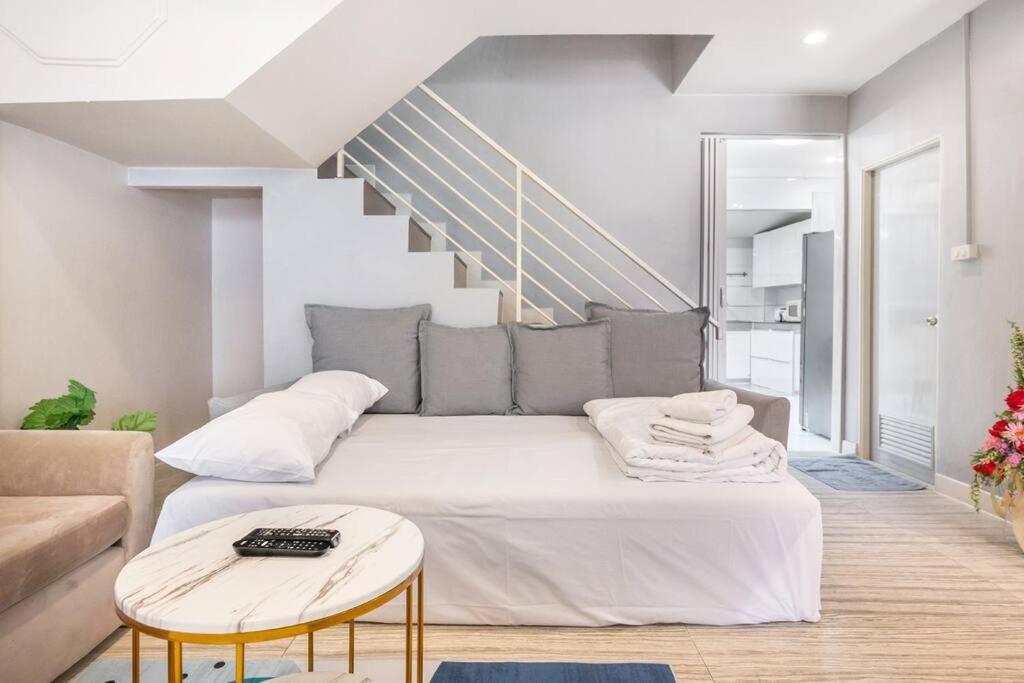 Miq 142 Huai Khwang_new4br/jodd Fair * Bangkok