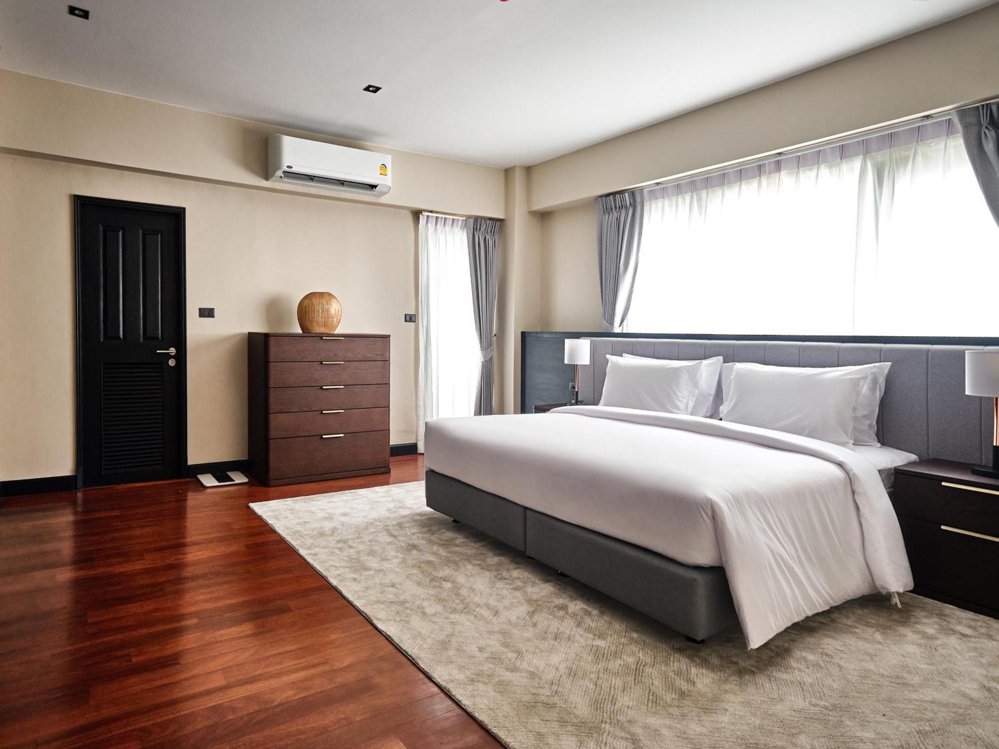 Khách sạn Floral Court & Sukhumvit 13 4*