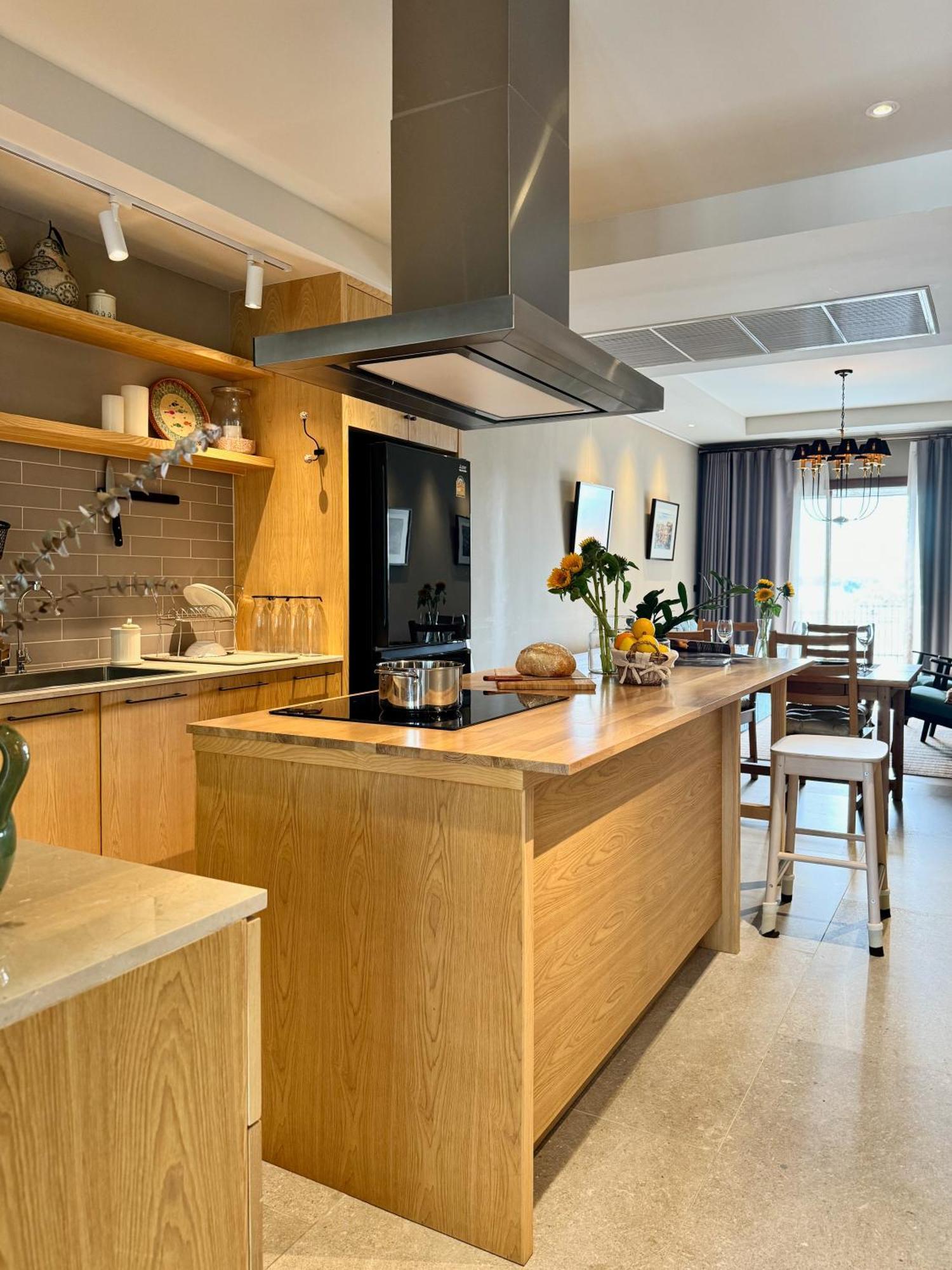 Apartment Brown's *