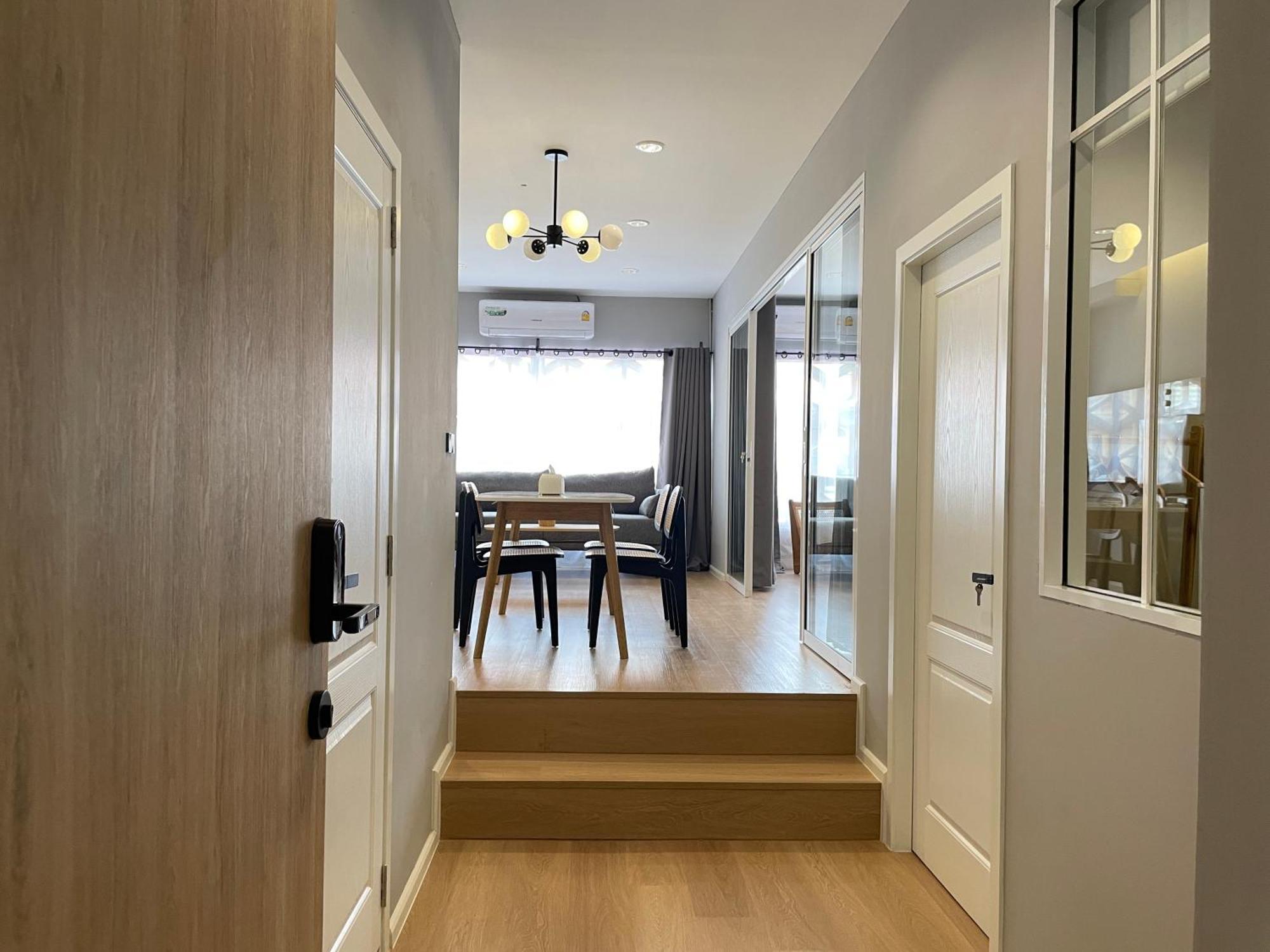2nd Fl. 2br In Old Town With Rooftop View Apartemen