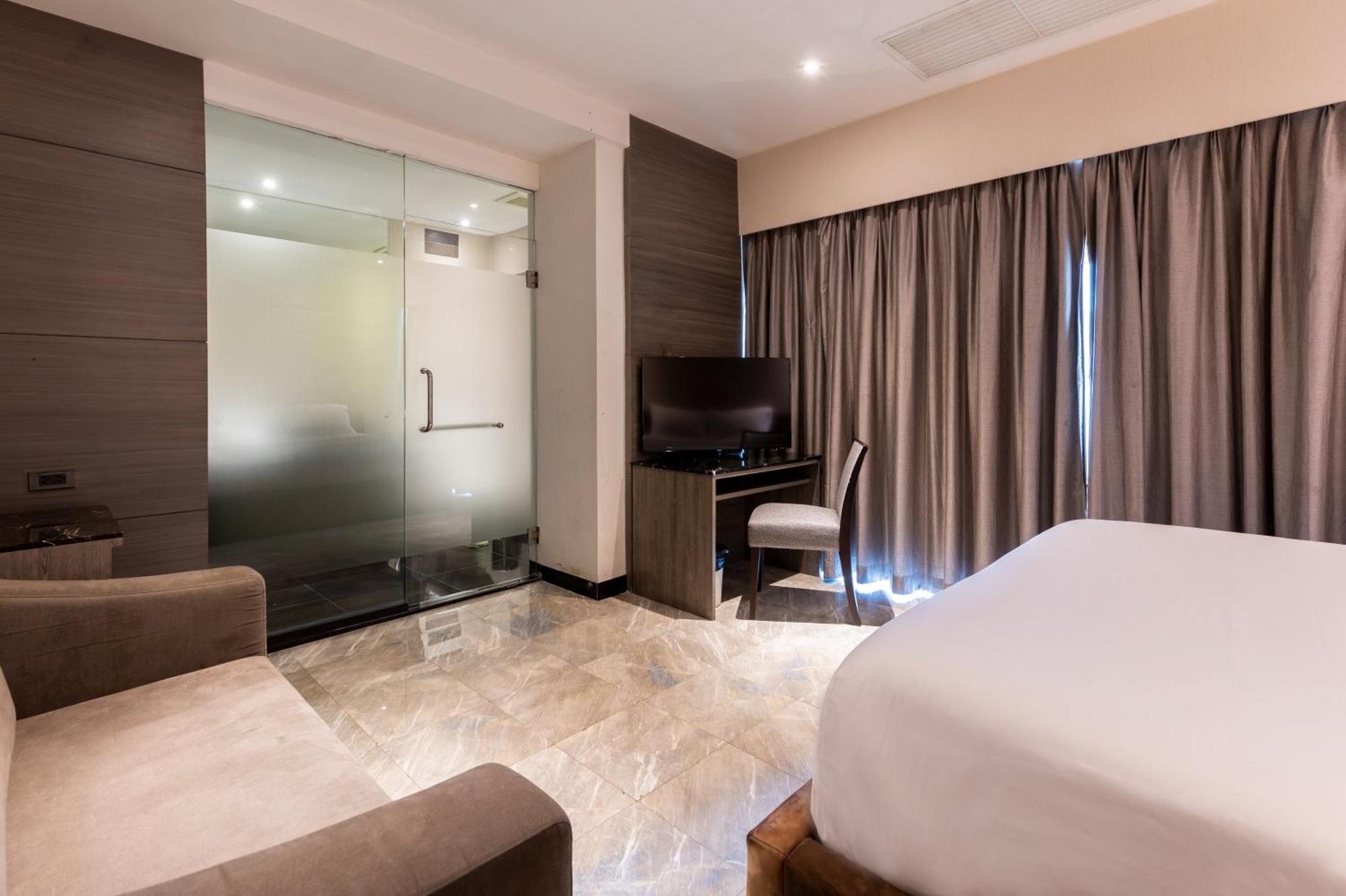 Sukhothai And Ratchada Hotel Bangkok