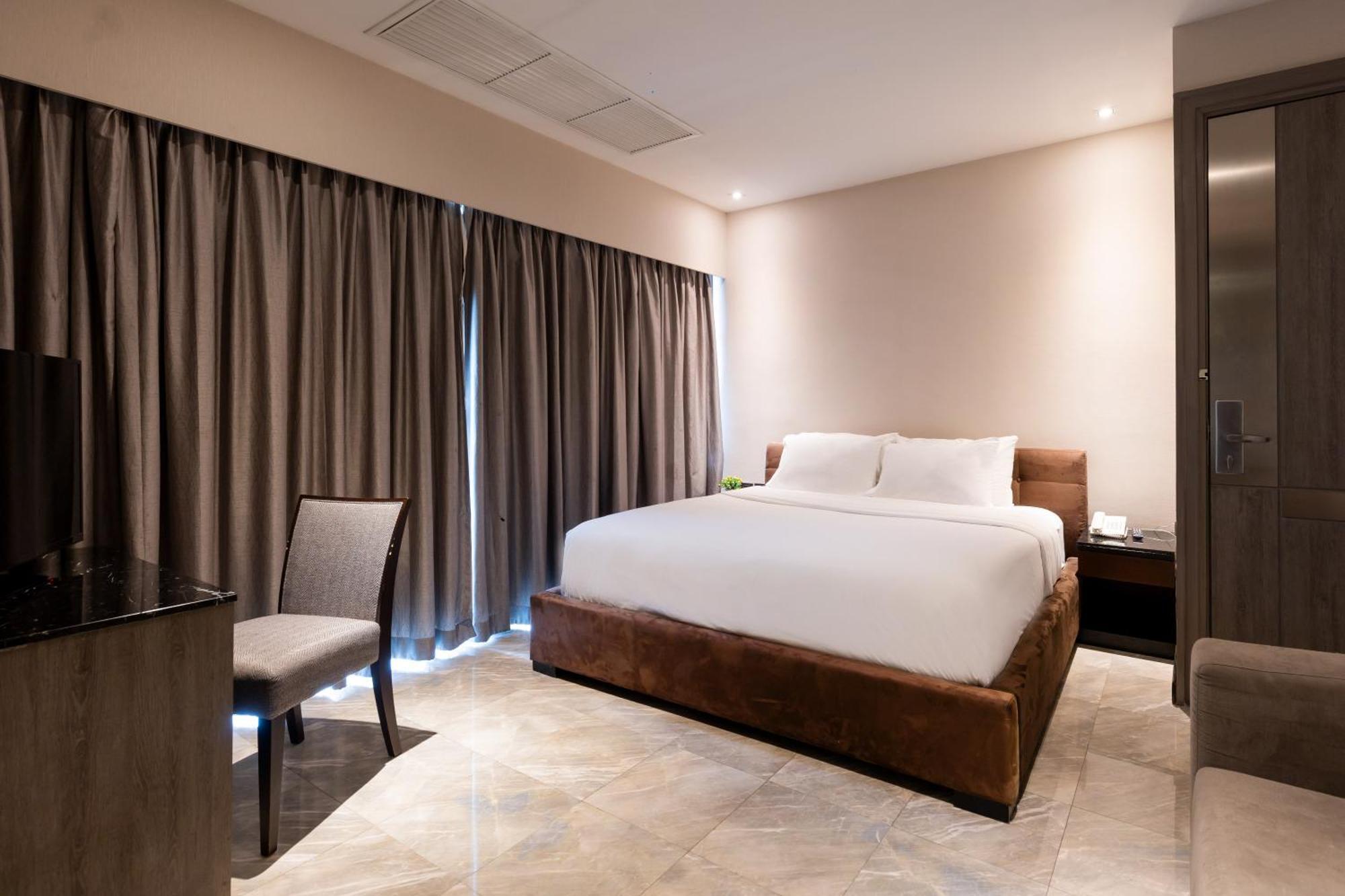 Sukhothai And Ratchada Hotel