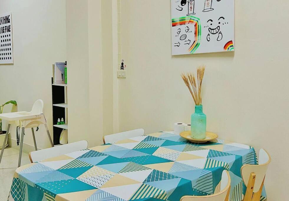 5br House 8beds, Ekkamai Bts 12mins Walk, 711, Shopping Mall Villa *