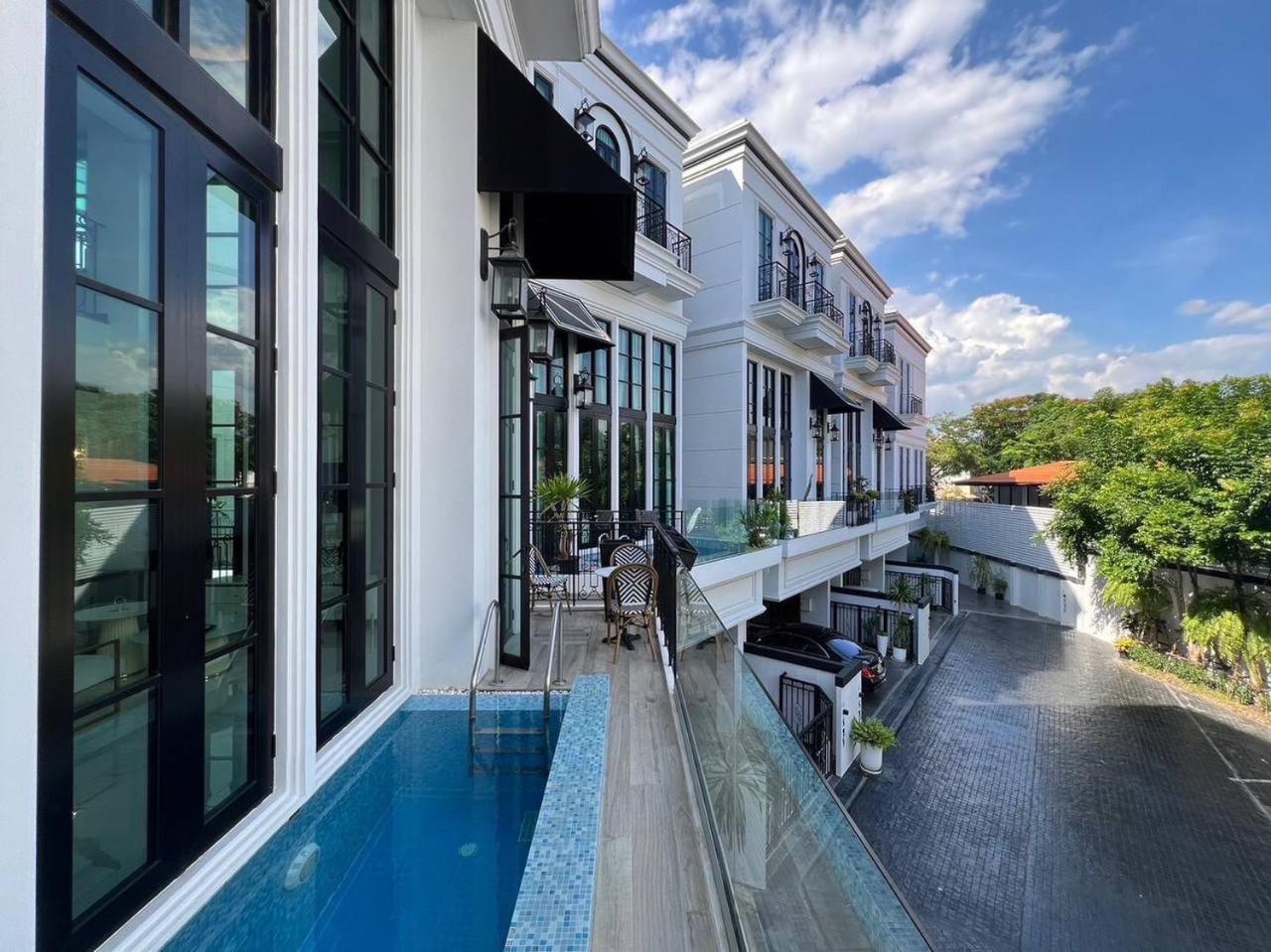 Luxury Pool 5br 12pax With Private Lift In Ekkamai Biệt thự