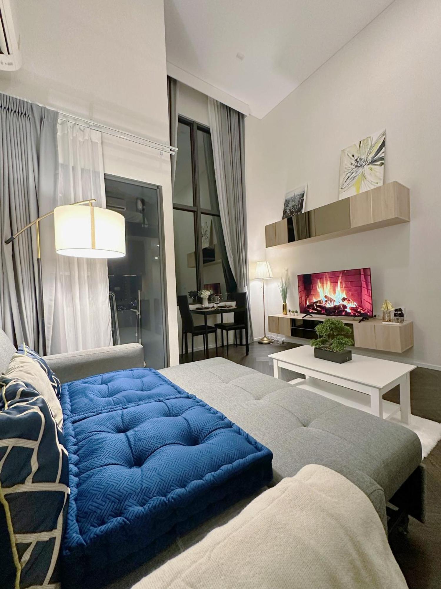 Luxury Loft With Stunning 35th Floor Views Leilighet