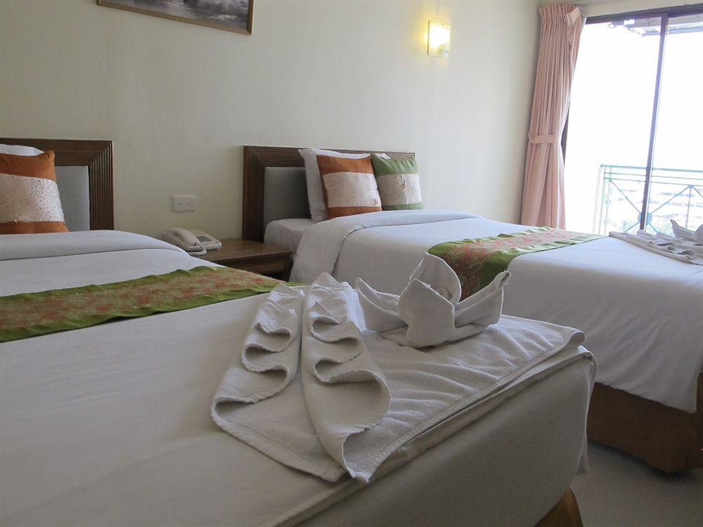 Hotel Three Sukhumvit