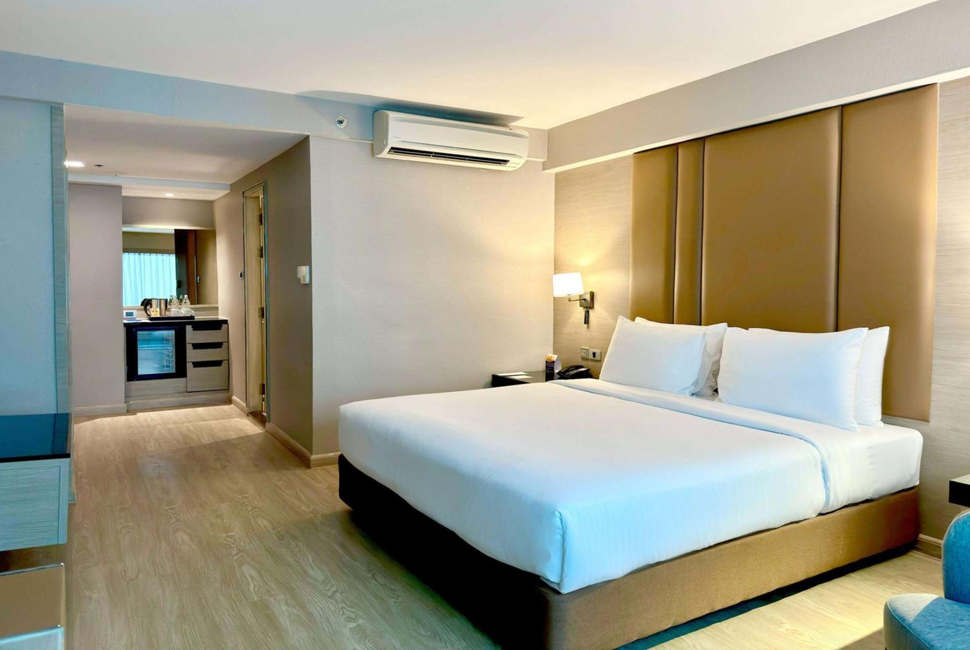Ramada By Wyndham Sukhumvit 11 Bangkok