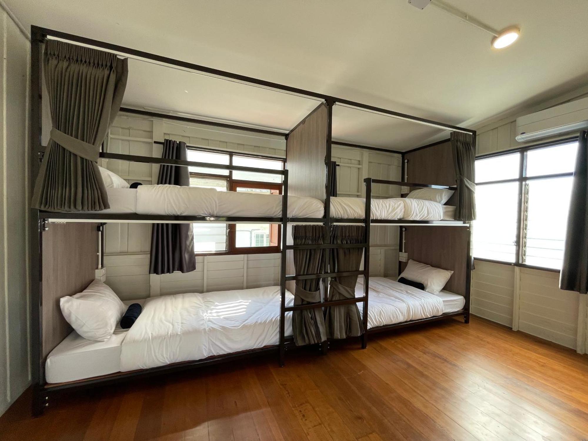 Green Cabin Hostel Nhà trọ Bangkok