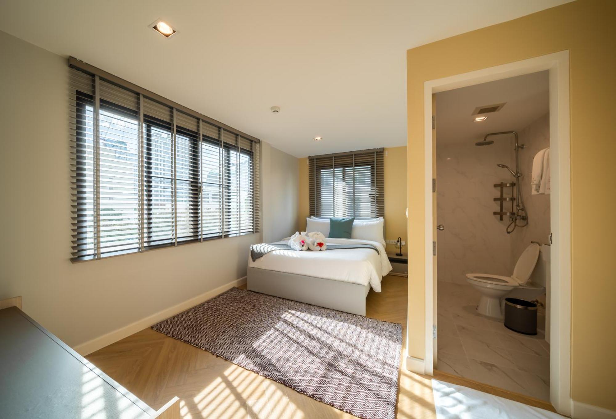 Triple Four Apartemen