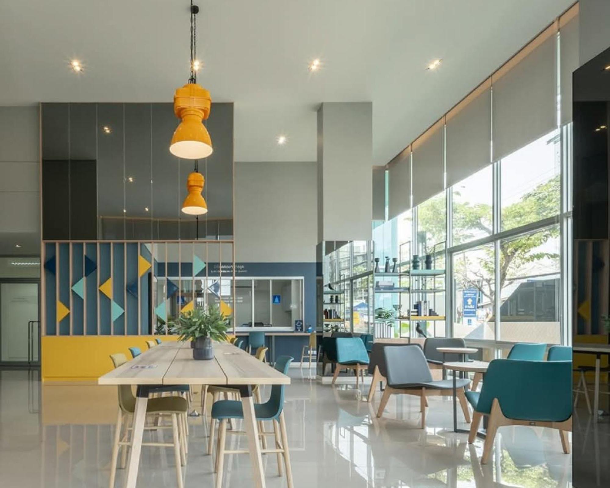 A Family At Lumpini Sukhumvit 101-1 By Pikul Apartemen