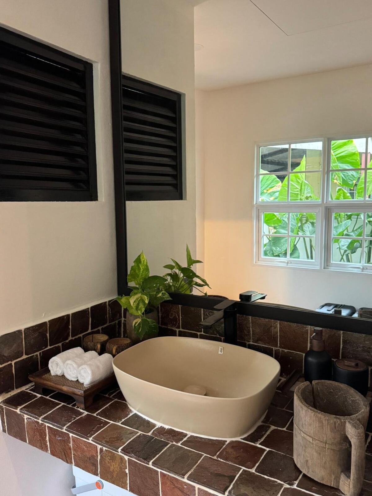 10mins To Bkk Airport 3br Group Bangkok