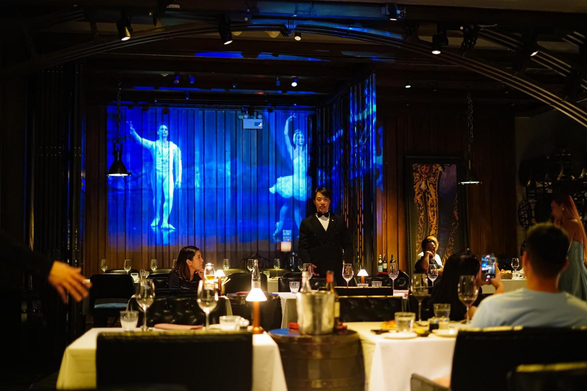 Khách sạn Muse Bangkok, Autograph Collection 5*