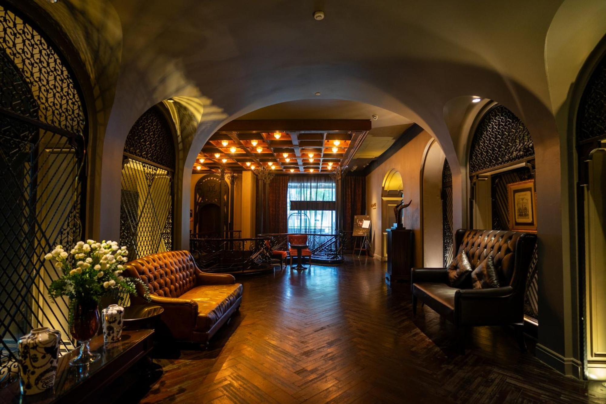 Khách sạn Muse Bangkok, Autograph Collection 5*