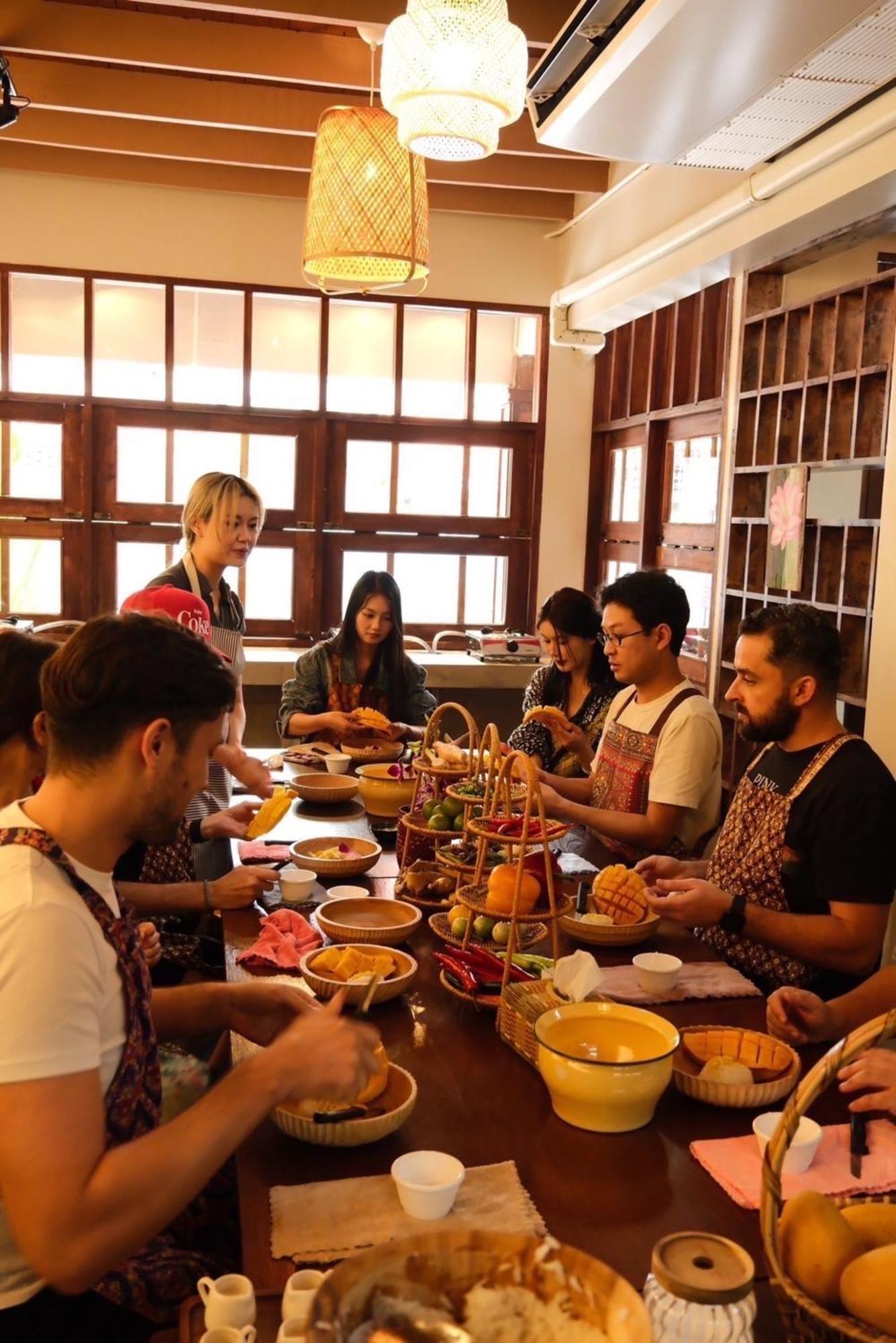 Khách sạn Homies Ratchada Bangkok