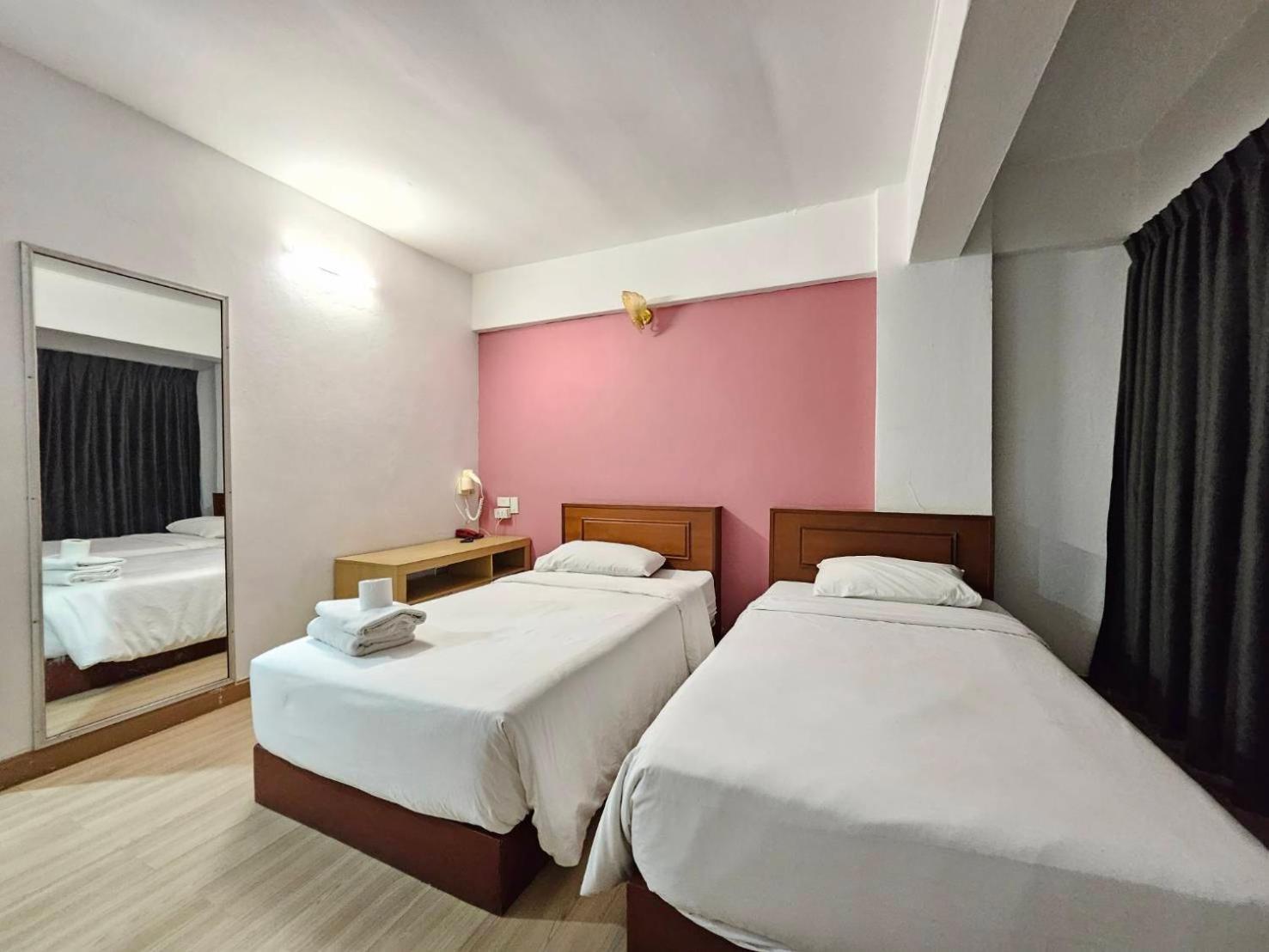 Crown Bts Nana Hotell 2*
