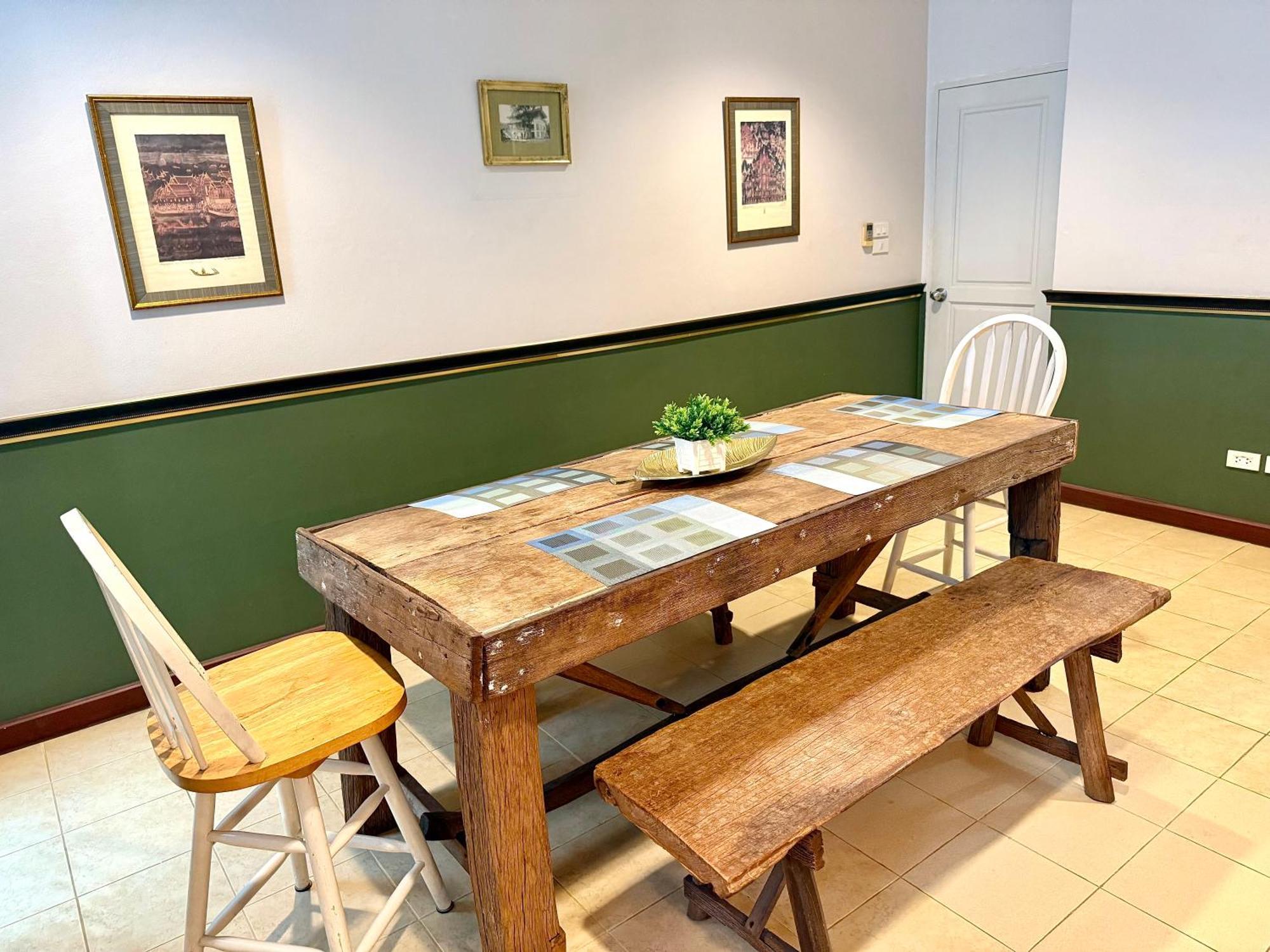 Apartemen Samsen Spacious 2br Contemporary Thai Style *